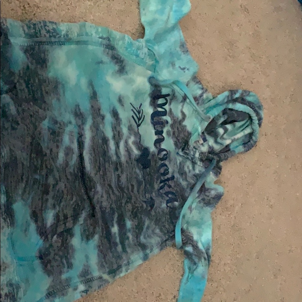 I’m selling a sweatshirt